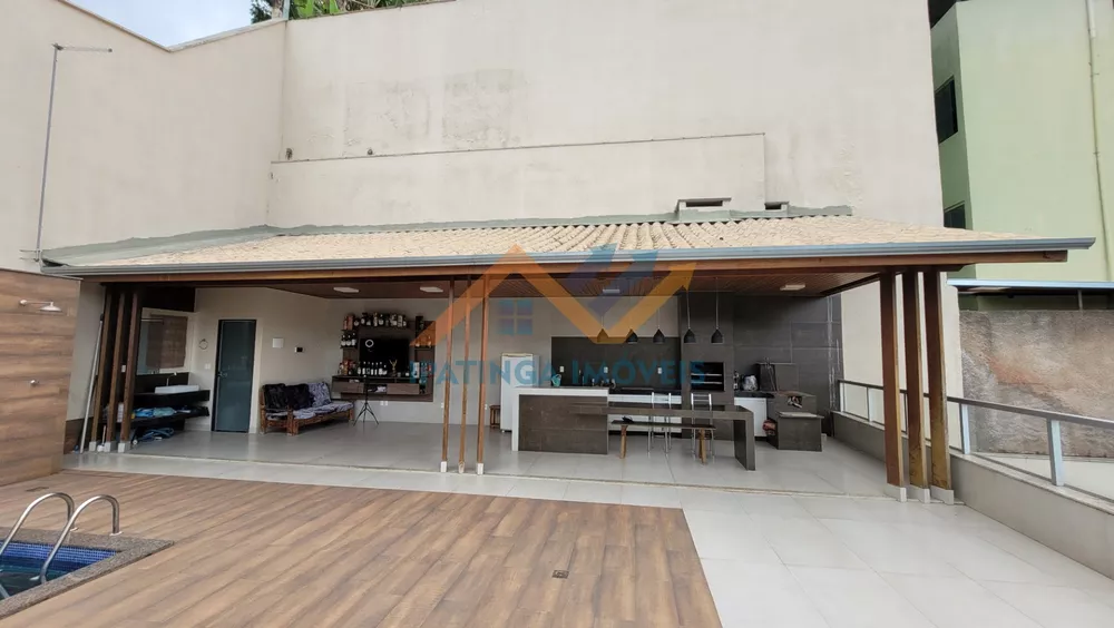 Casa à venda com 4 quartos, 370m² - Foto 3