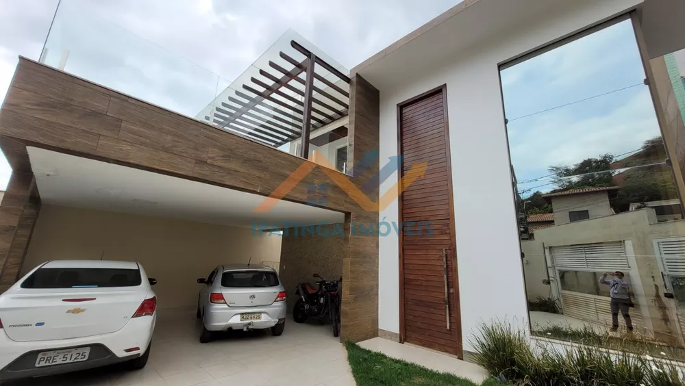 Casa à venda com 4 quartos, 370m² - Foto 1