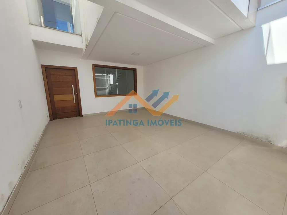 Casa à venda com 3 quartos, 140m² - Foto 2