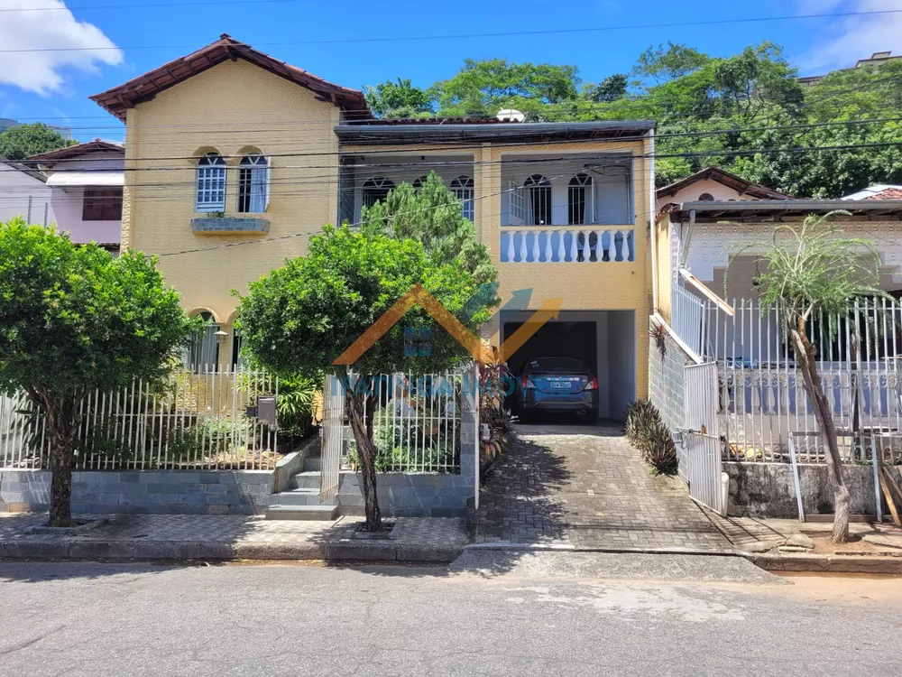 Casa à venda com 5 quartos, 130m² - Foto 1