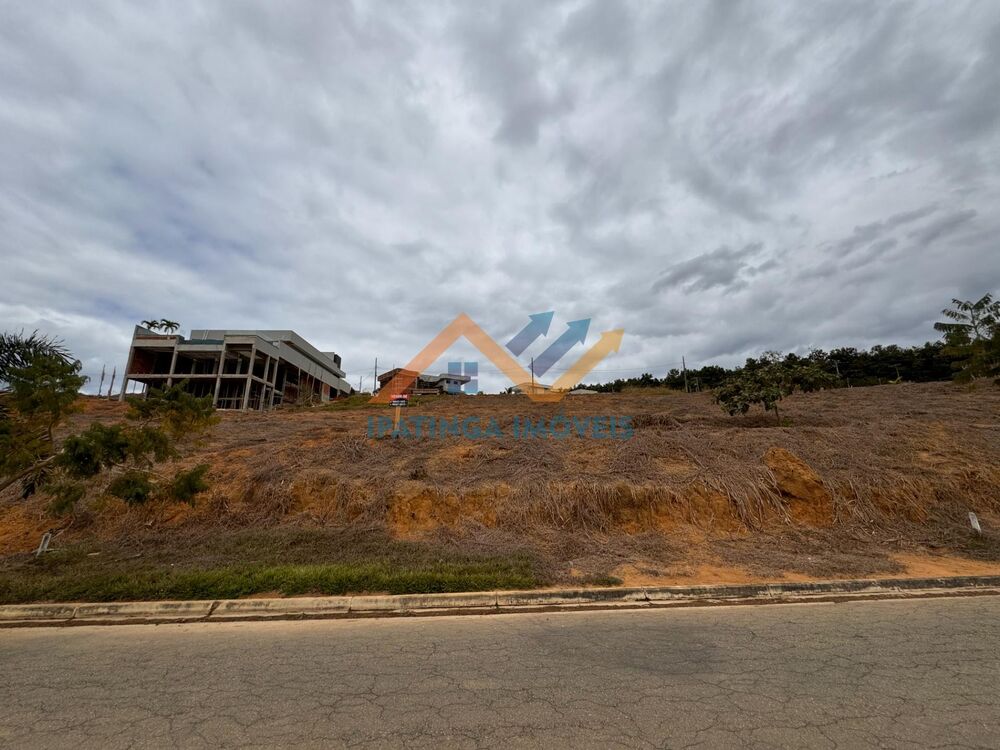 Terreno à venda, 680m² - Foto 1