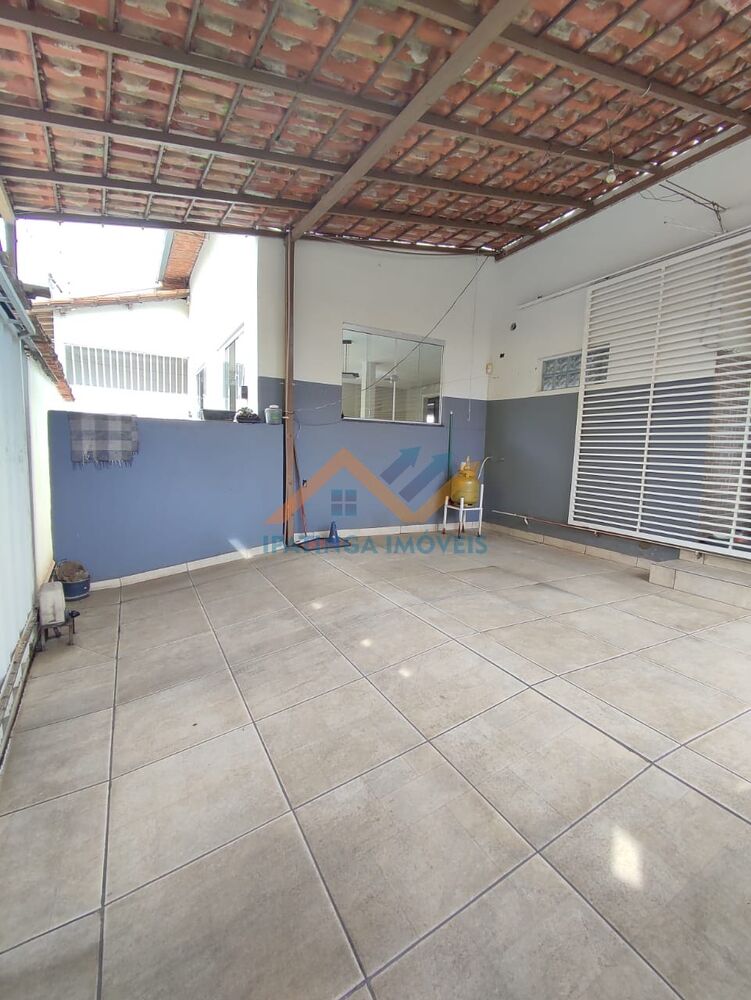 Casa à venda com 3 quartos, 285m² - Foto 3