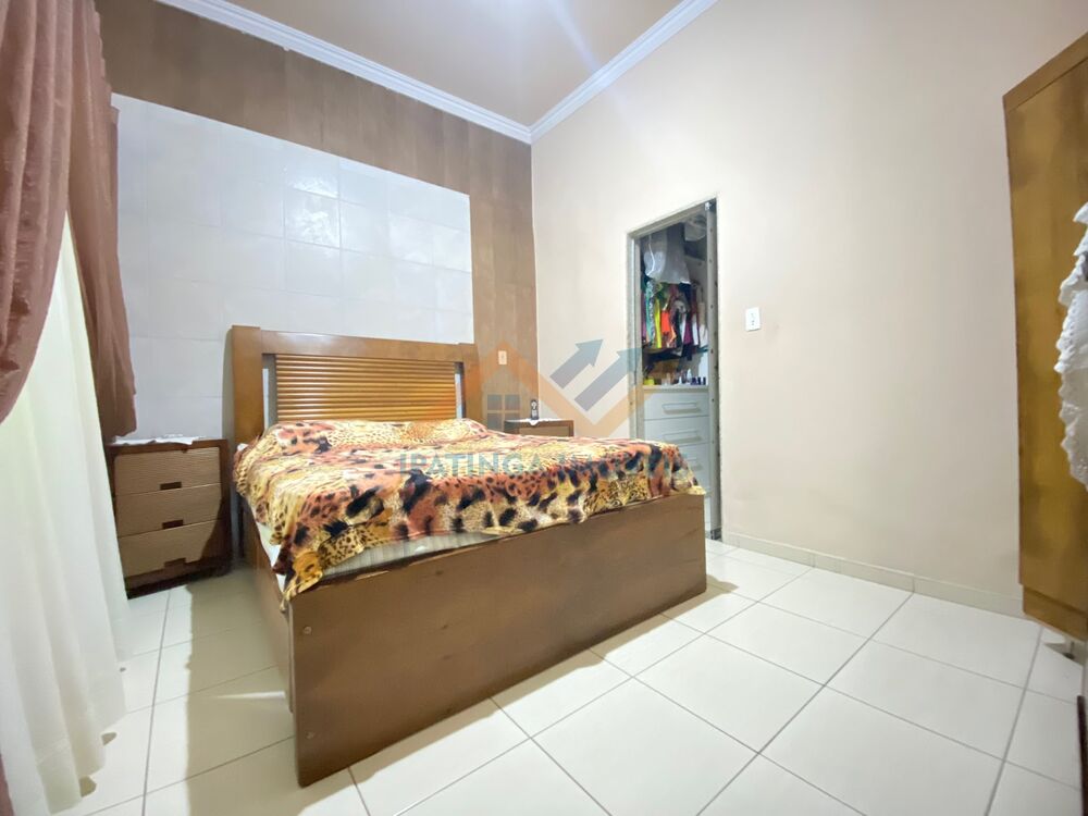 Casa à venda com 2 quartos, 244m² - Foto 3