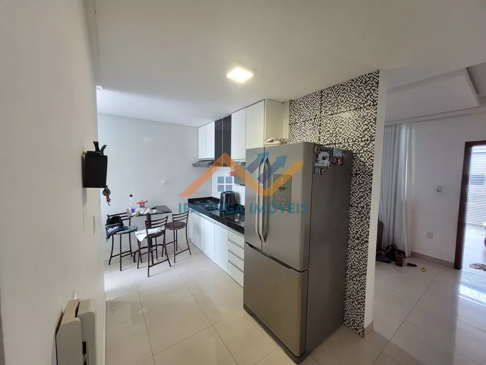 Casa à venda com 3 quartos, 152m² - Foto 3