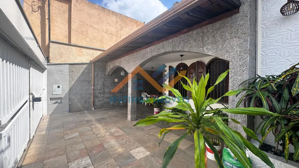 Casa, 4 quartos, 243 m² - Foto 1