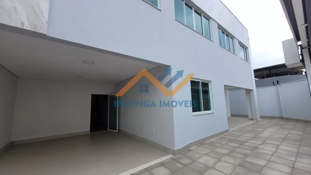 Casa à venda com 3 quartos, 460m² - Foto 4