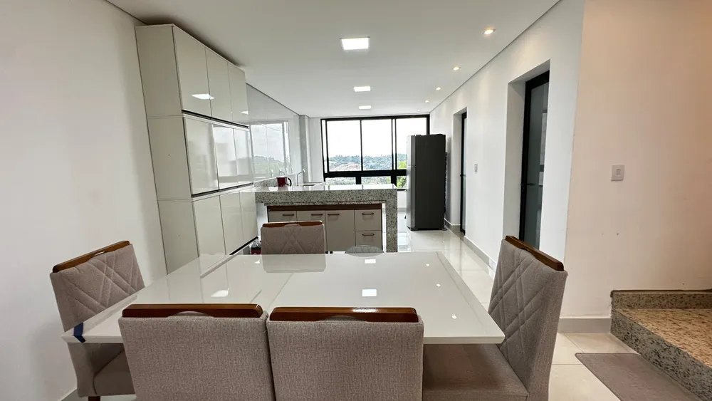 Casa, 3 quartos, 215 m² - Foto 2