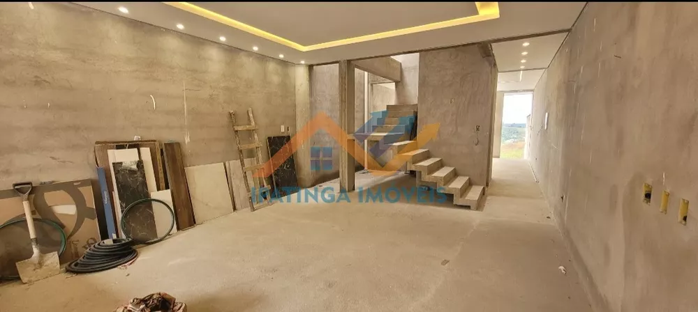 Casa à venda com 2 quartos, 180m² - Foto 3