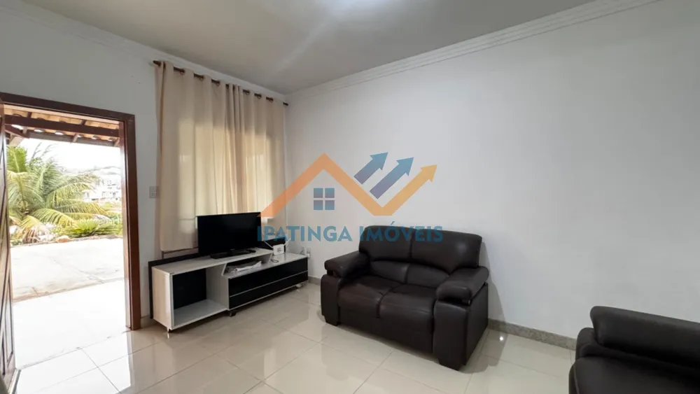 Chácara, 3 quartos, 1400 m² - Foto 1