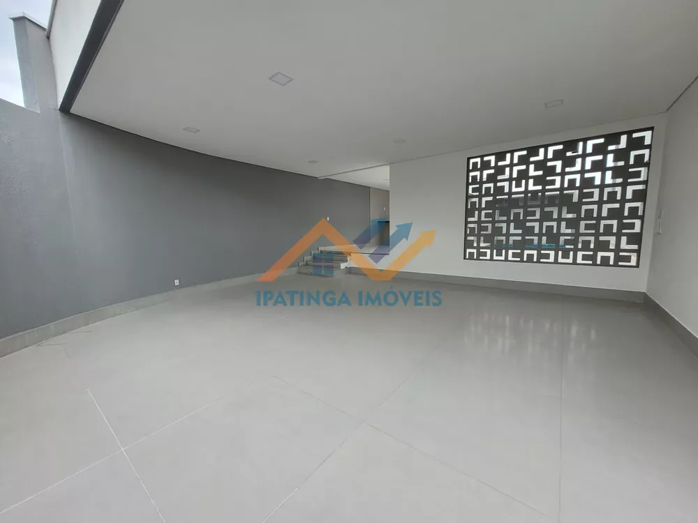 Casa à venda com 3 quartos, 300m² - Foto 3