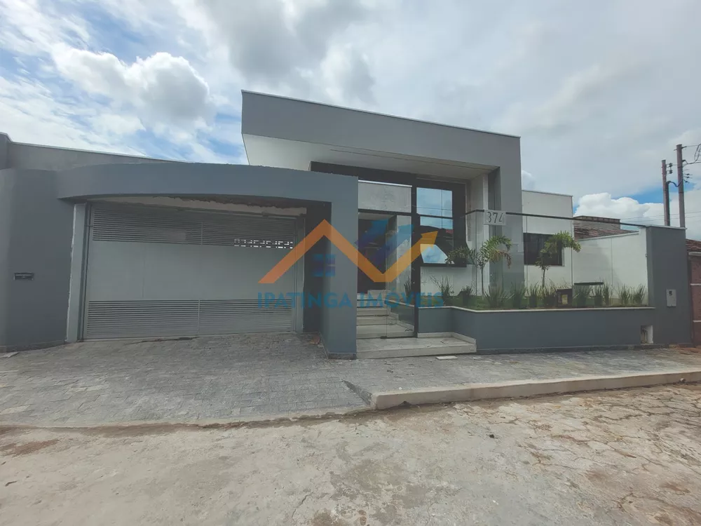 Casa à venda com 3 quartos, 300m² - Foto 2