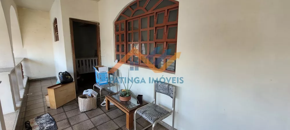 Casa à venda com 4 quartos, 180m² - Foto 3