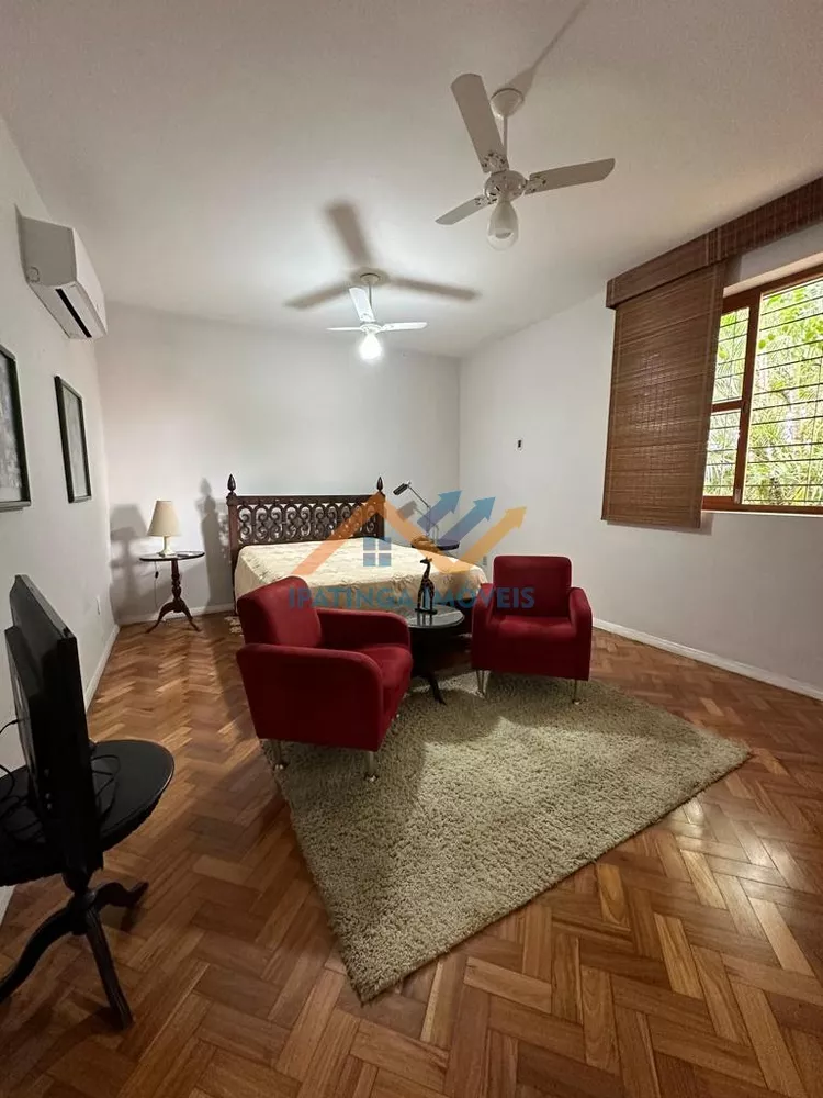 Casa à venda com 3 quartos, 370m² - Foto 2