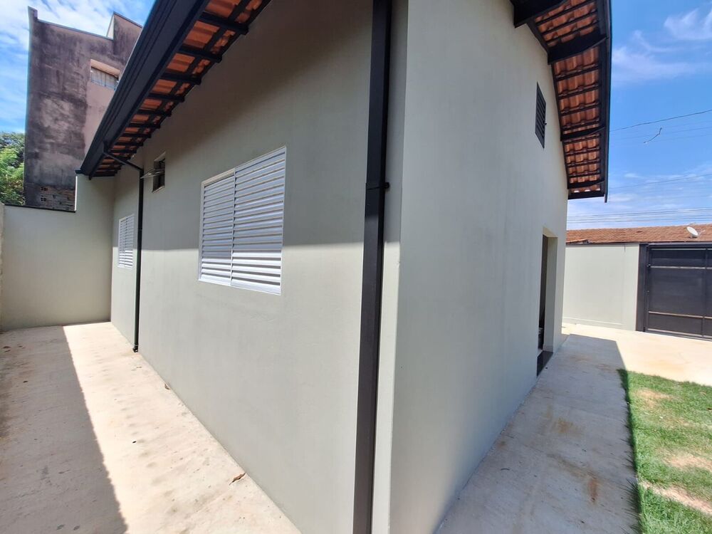 Casa à venda com 2 quartos, 65m² - Foto 2