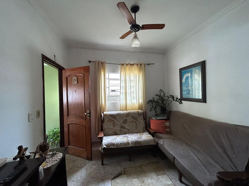Casa à venda com 3 quartos, 98m² - Foto 1
