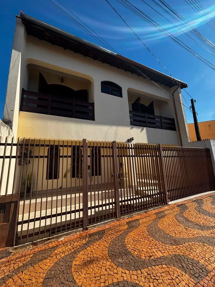 Sobrado, 3 quartos, 233 m² - Foto 1