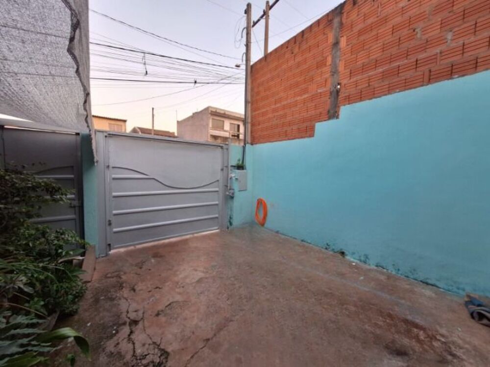 Casa à venda com 2 quartos, 67m² - Foto 4