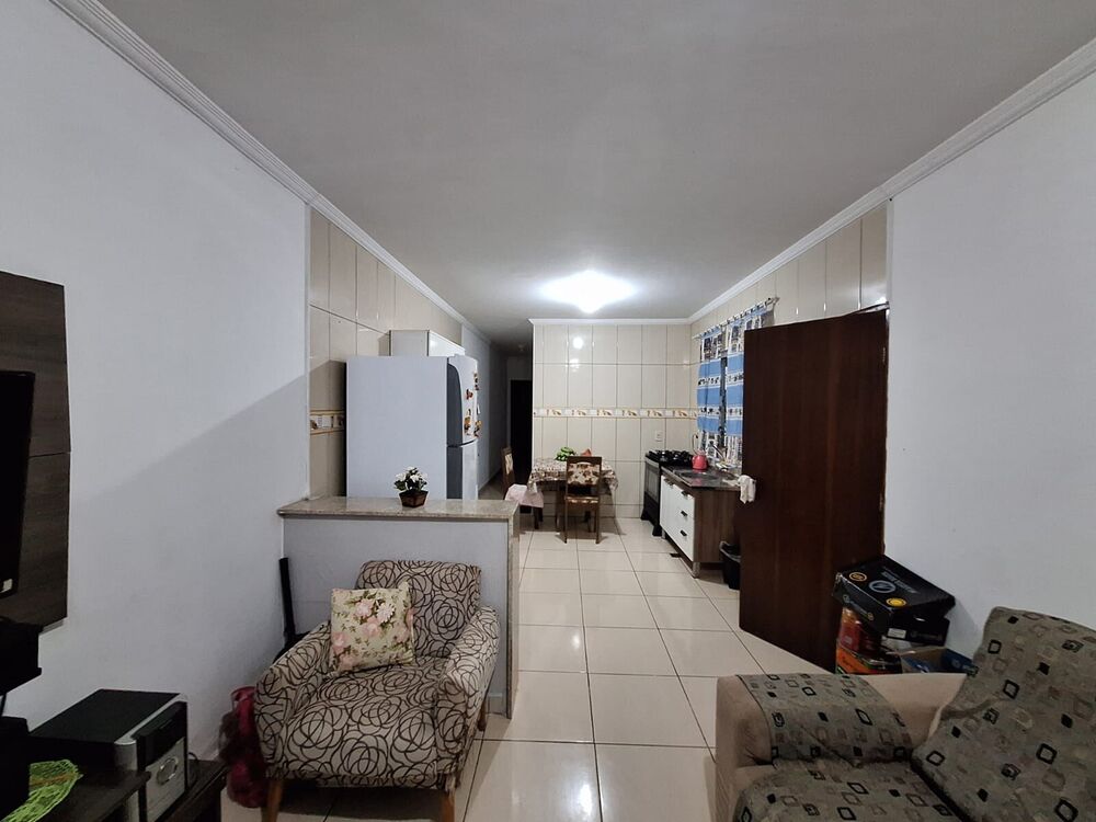 Casa à venda com 2 quartos, 67m² - Foto 2