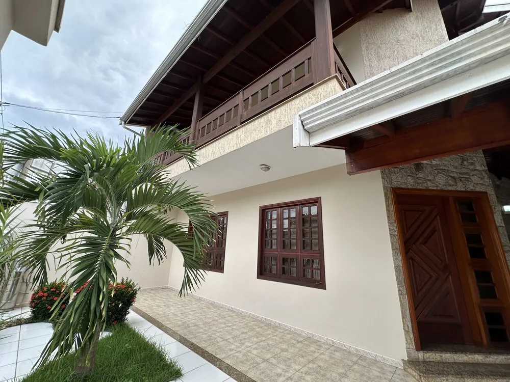 Casa, 4 quartos, 370 m² - Foto 1