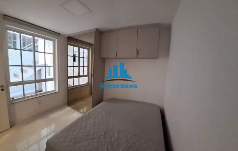 Casa à venda com 2 quartos, 66m² - Foto 2