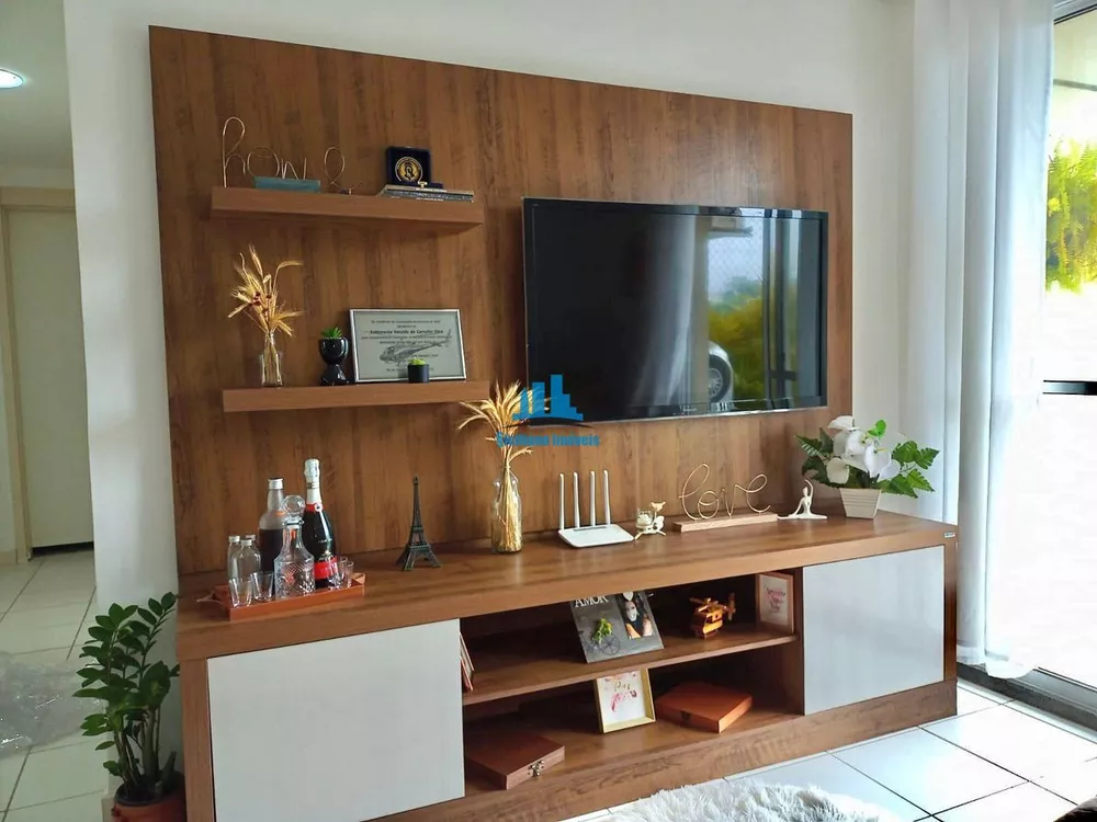 Apartamento à venda com 2 quartos, 69m² - Foto 1