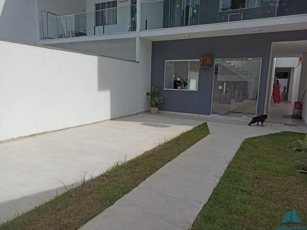 Casa, 3 quartos, 180 m² - Foto 1