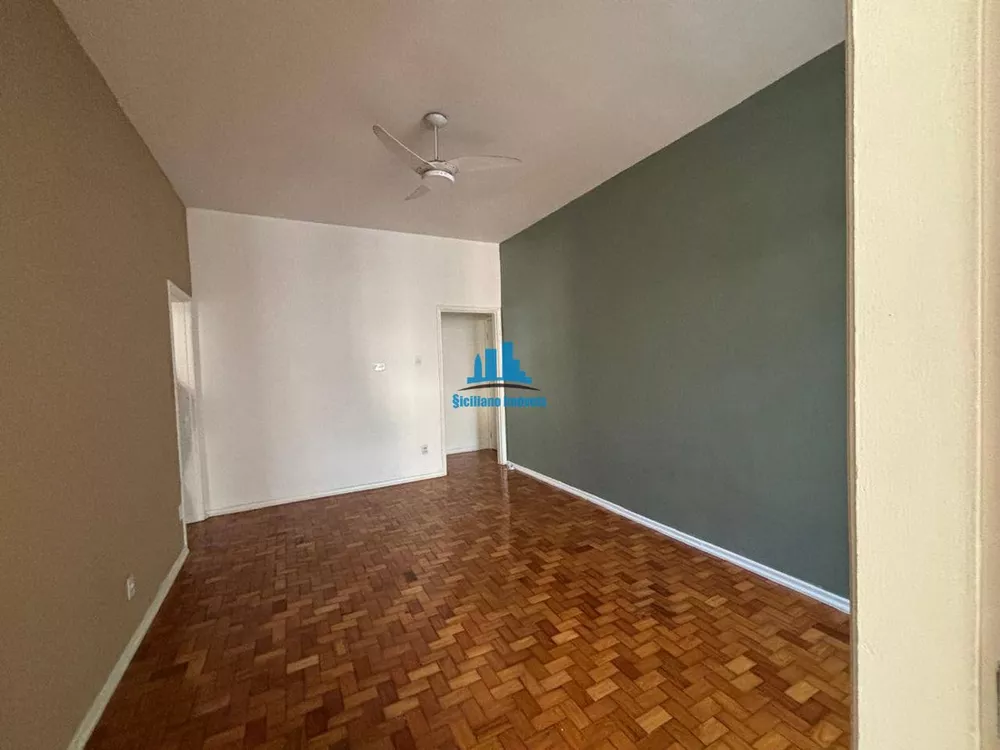 Apartamento à venda com 2 quartos, 70m² - Foto 2