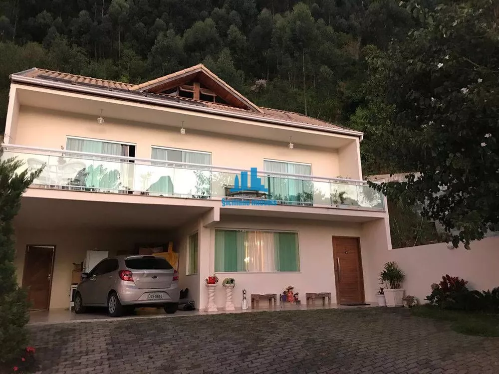 Casa à venda com 3 quartos, 204m² - Foto 1