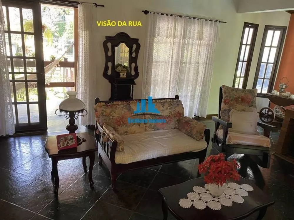 Casa à venda com 5 quartos, 220m² - Foto 4