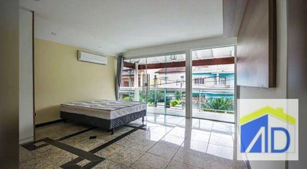 Casa de Condomínio à venda com 4 quartos, 315m² - Foto 4