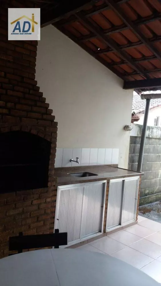 Casa, 4 quartos, 236 m² - Foto 2