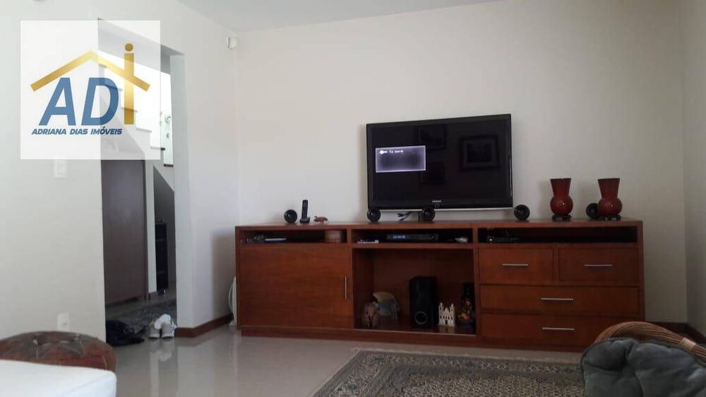 Casa de Condomínio à venda com 5 quartos, 360m² - Foto 3