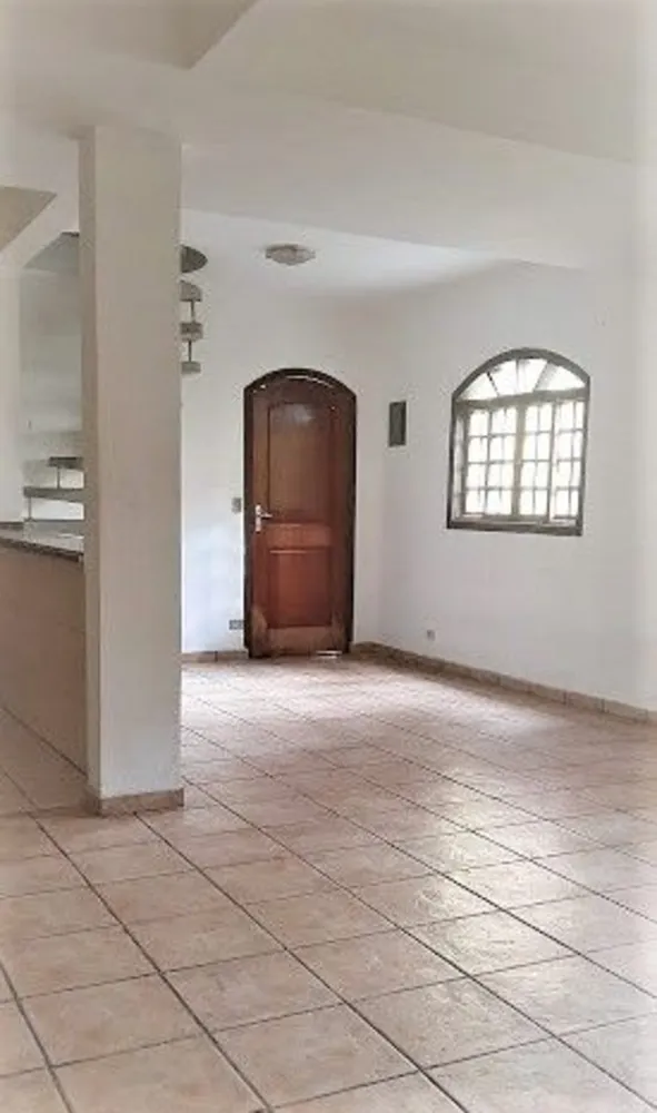 Casa, 3 quartos, 210 m² - Foto 2