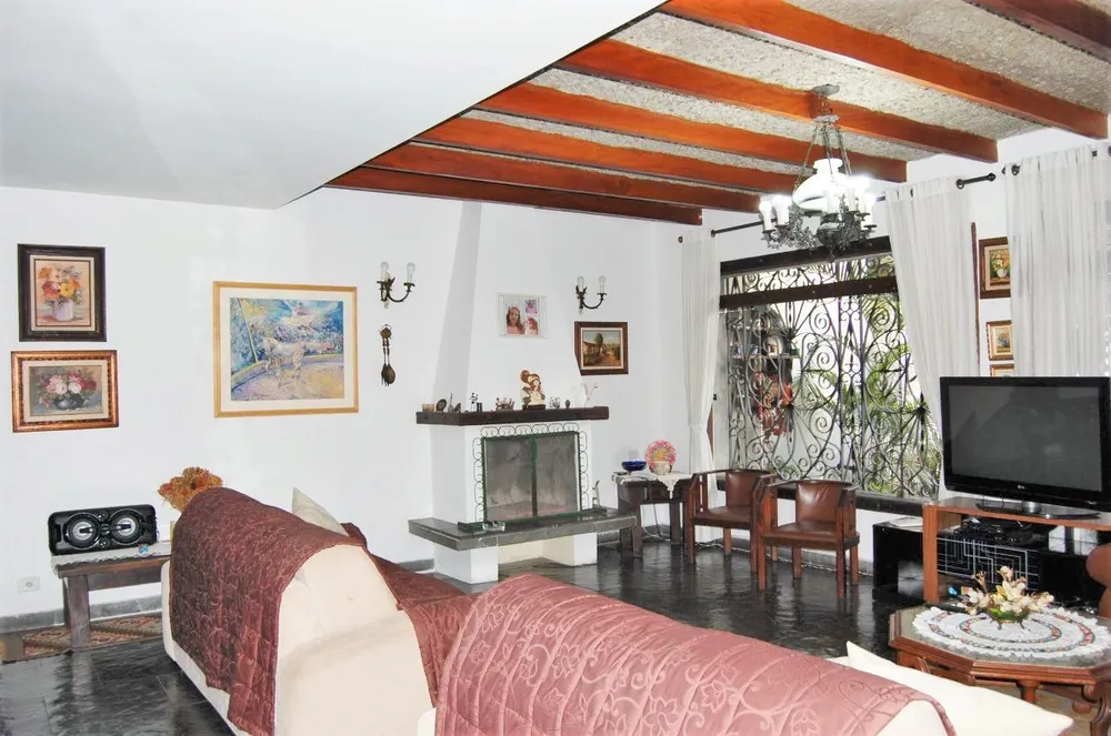 Casa, 4 quartos, 353 m² - Foto 1