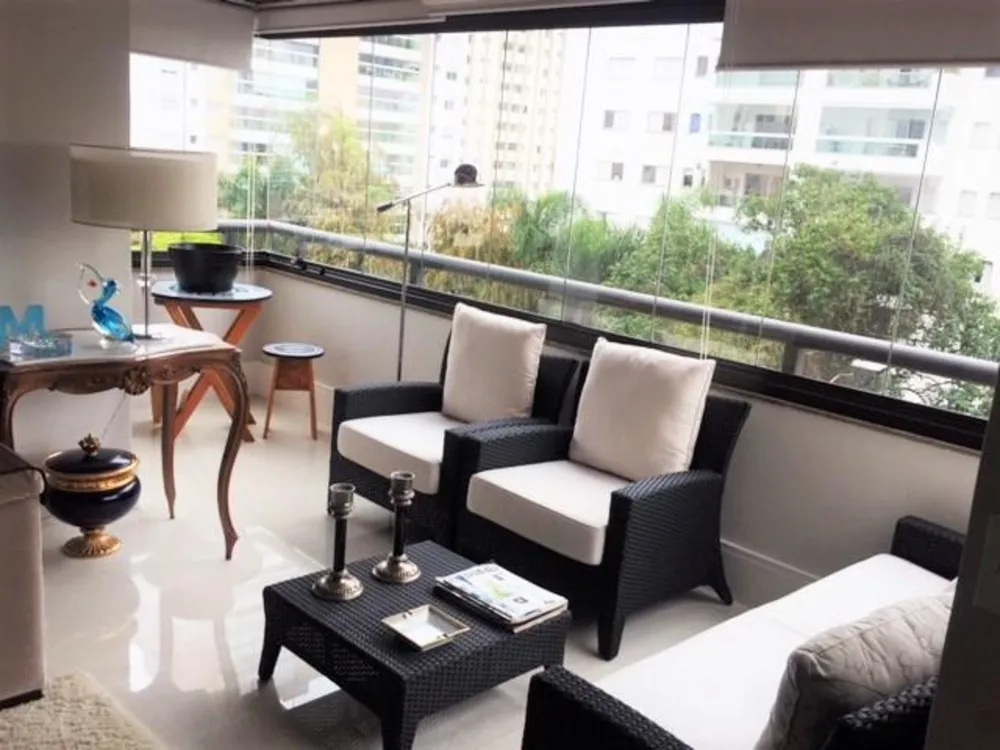 Apartamento, 3 quartos, 260 m² - Foto 2