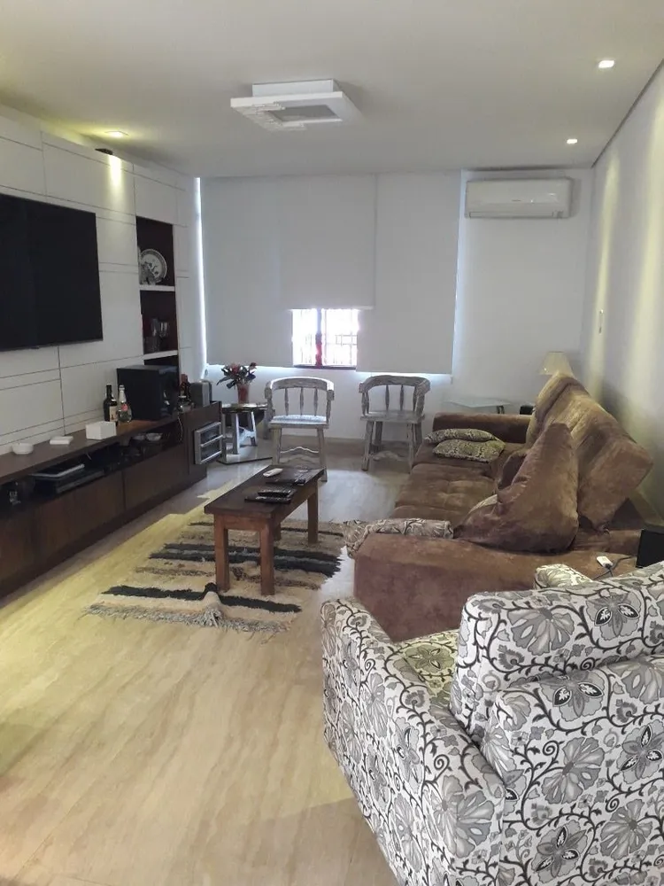 Casa, 3 quartos, 180 m² - Foto 1