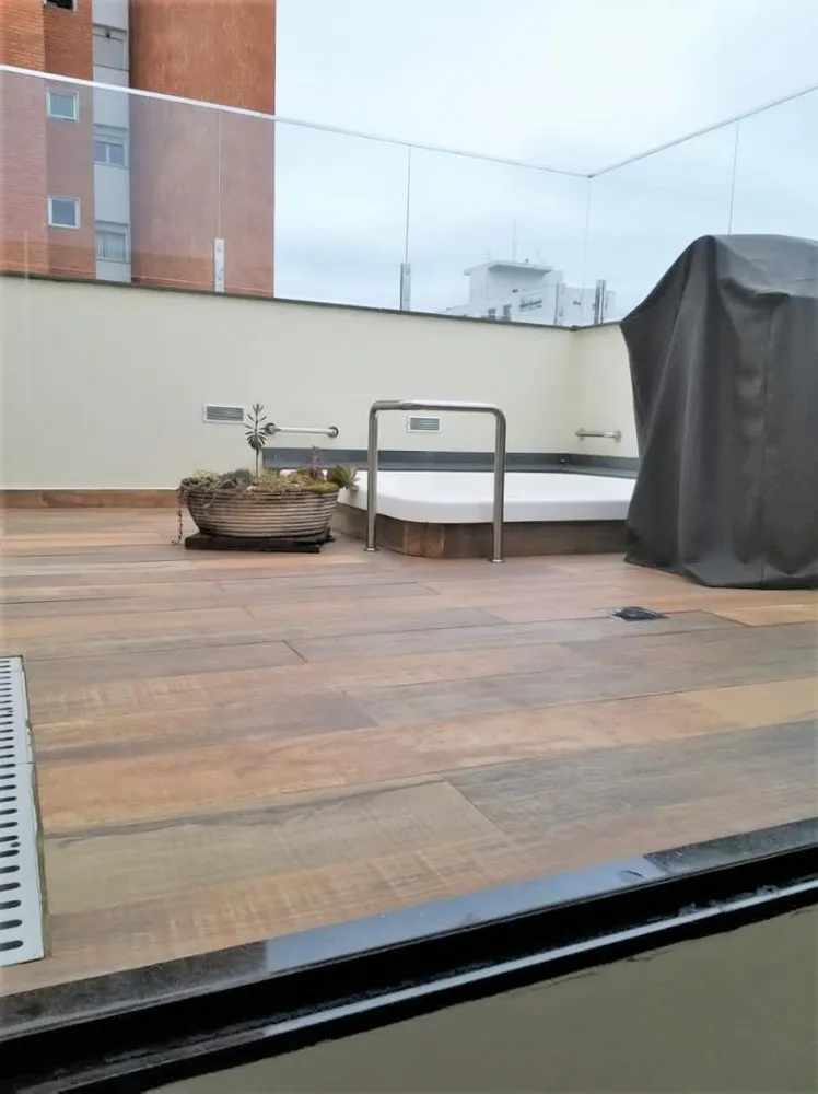Cobertura, 3 quartos, 197 m² - Foto 2