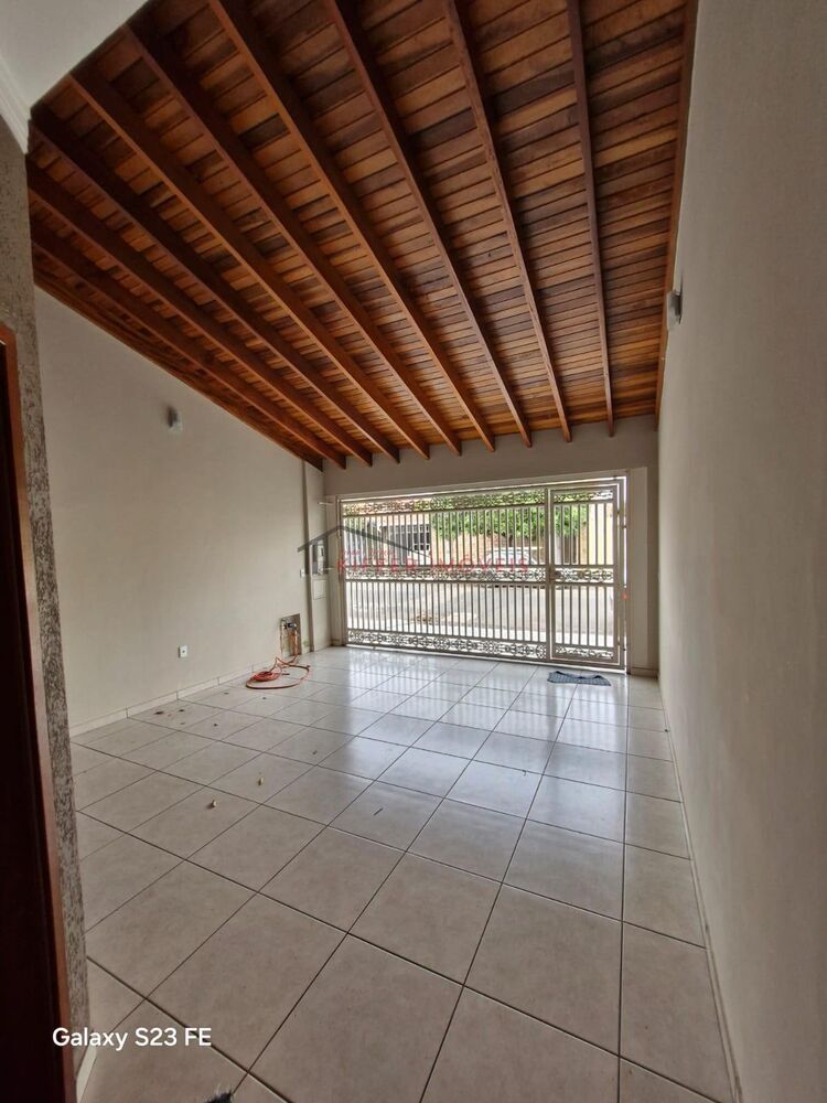 Casa à venda com 2 quartos, 125m² - Foto 3
