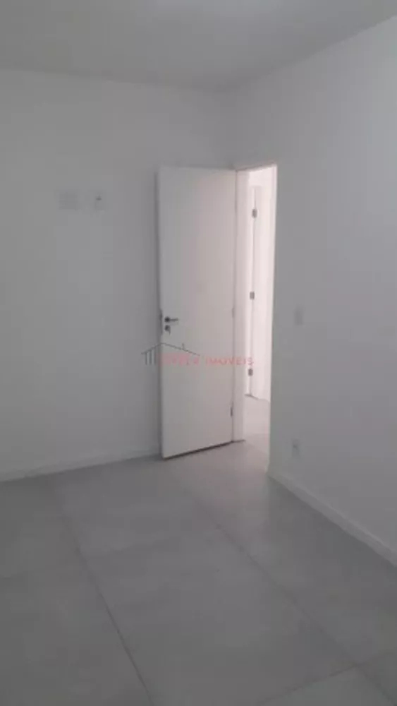 Casa à venda com 2 quartos, 65m² - Foto 4