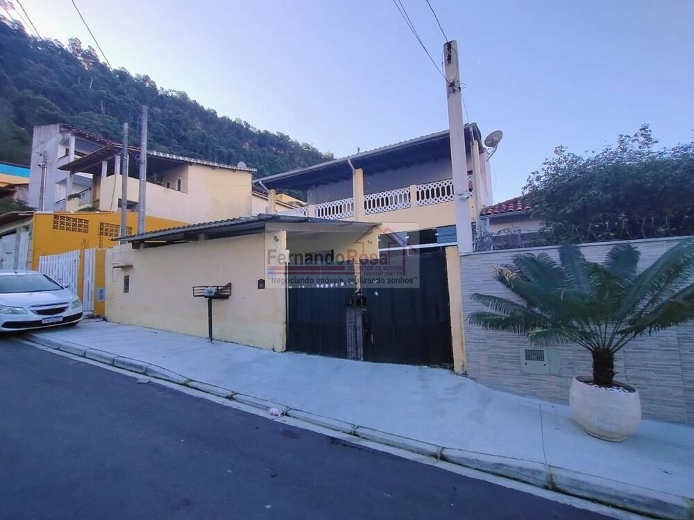 Sobrado à venda com 6 quartos, 260m² - Foto 1