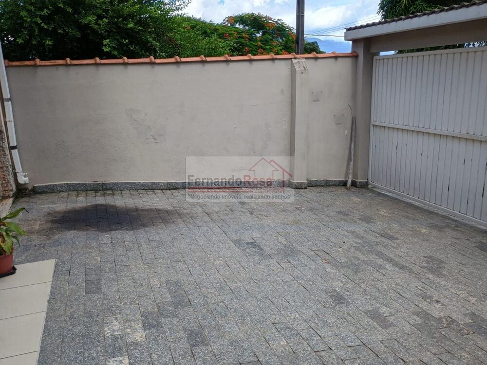 Casa à venda com 4 quartos, 238m² - Foto 2