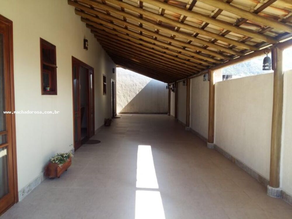 Casa à venda com 3 quartos, 250m² - Foto 4