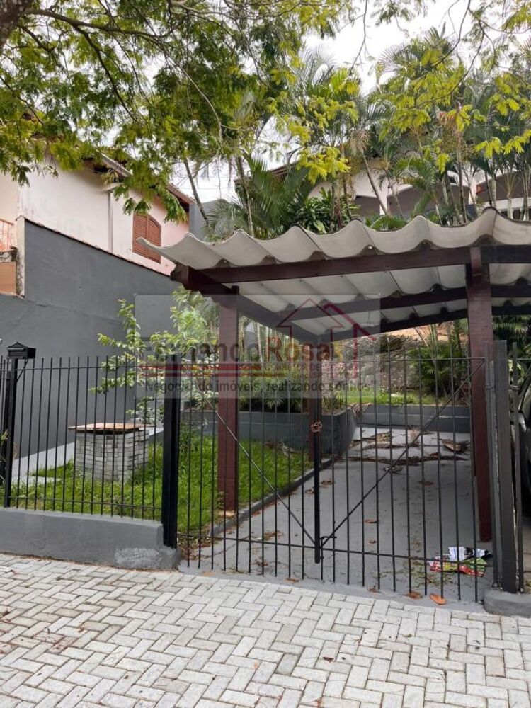 Casa à venda com 2 quartos, 210m² - Foto 1