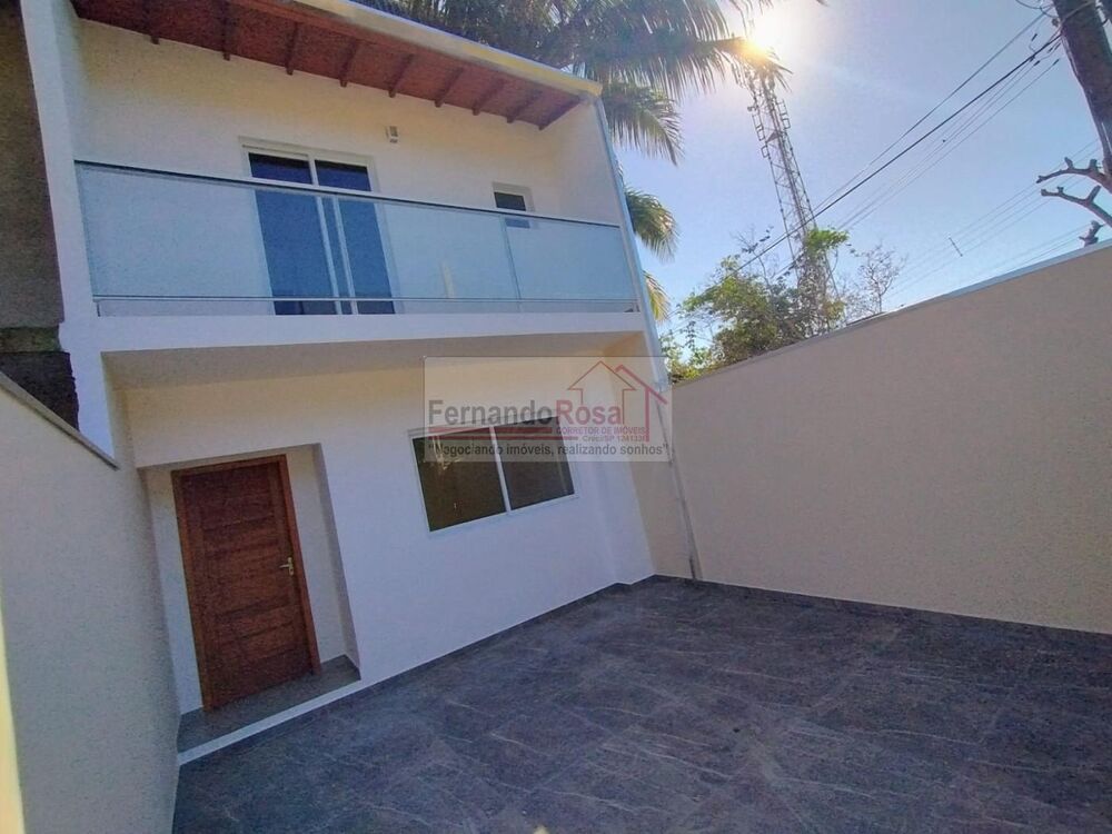Sobrado à venda com 3 quartos, 150m² - Foto 1