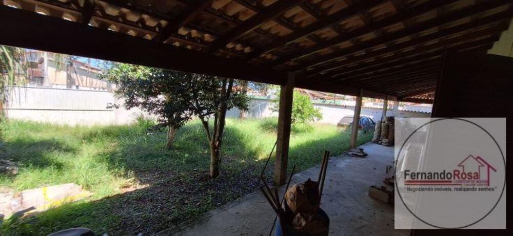 Casa à venda com 3 quartos, 639000m² - Foto 2