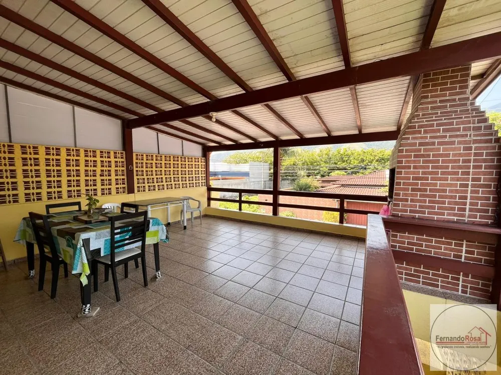 Casa, 5 quartos, 202 m² - Foto 1