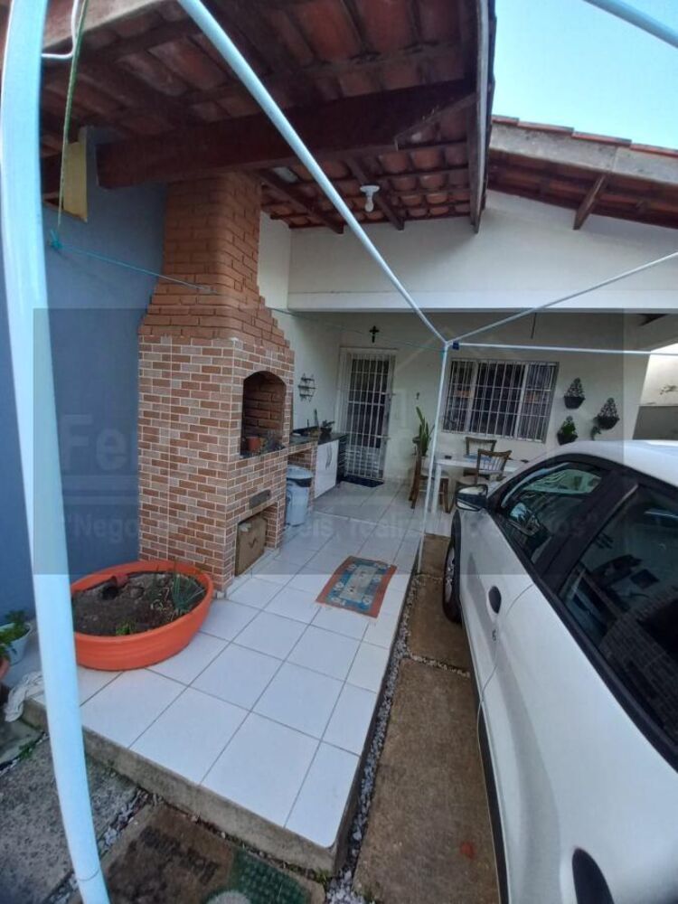 Casa à venda com 2 quartos, 125m² - Foto 2