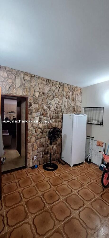 Casa à venda com 4 quartos, 1021m² - Foto 8