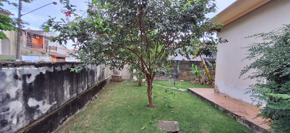 Casa à venda com 4 quartos, 1021m² - Foto 1