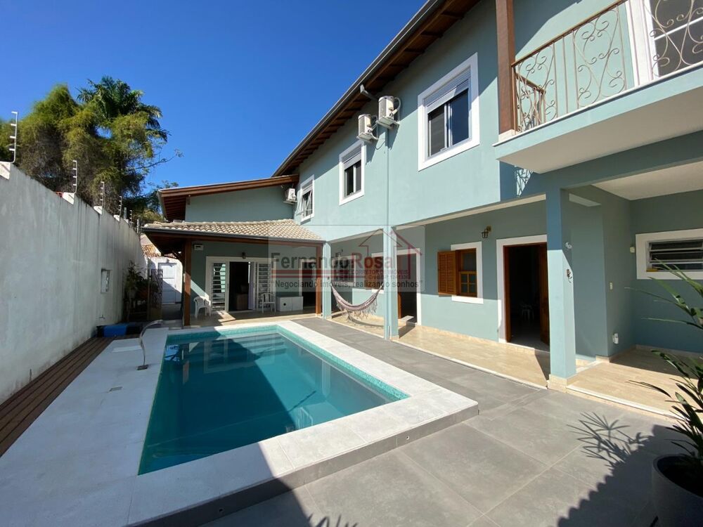 Casa à venda com 6 quartos, 382m² - Foto 1